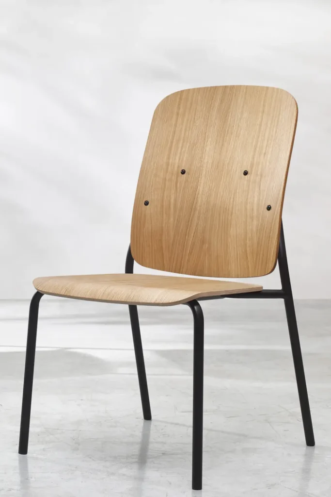 krzesło z drewna, drewniane krzesło, krzesło konferencyjne, bejot