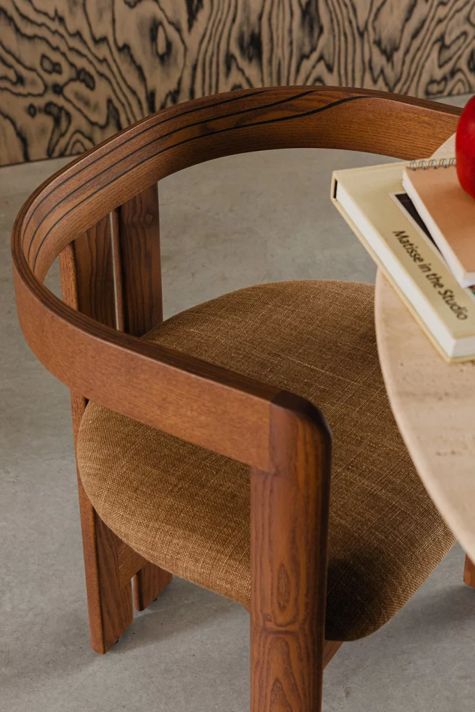 włoskie meble biurowe, meble konferencyjne, krzesła do kawiarni